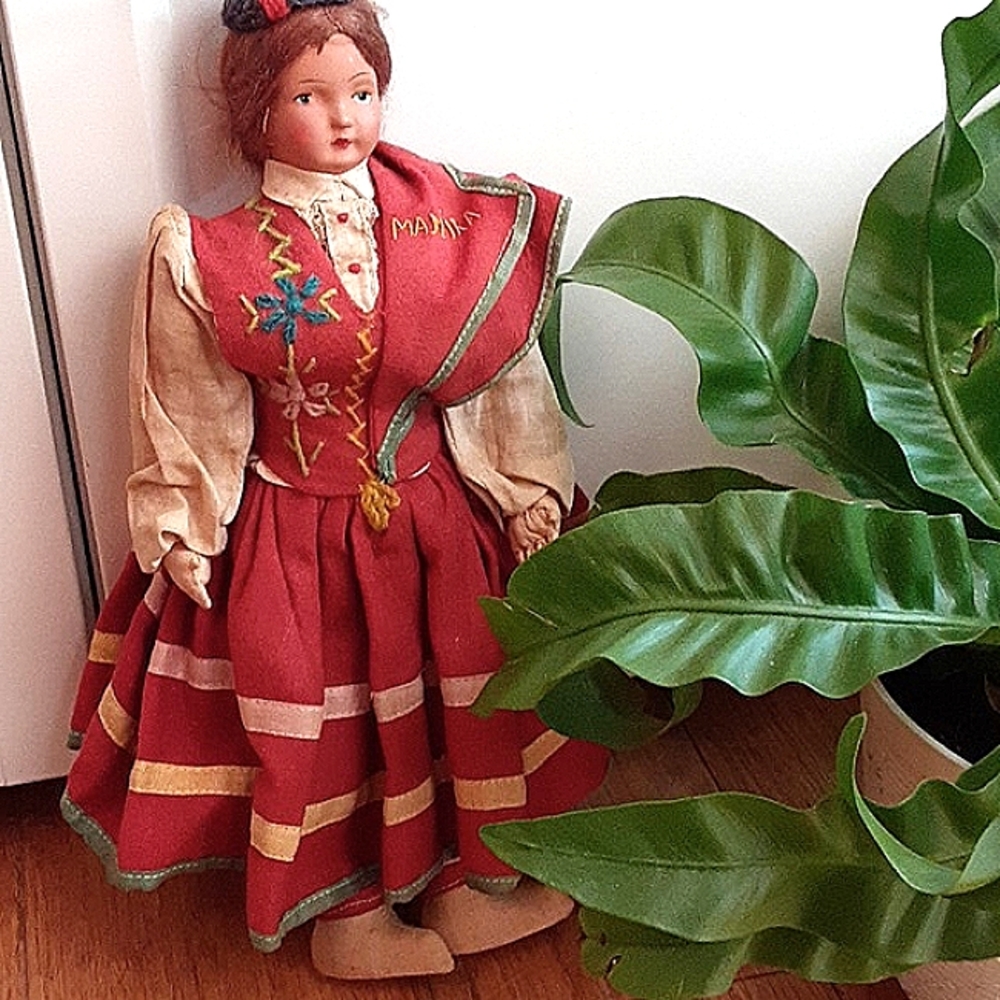 Doll Collection - Picture 2 of 7